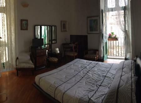 In Via Roma Bed & Breakfast ซาแลร์โน ภายนอก รูปภาพ