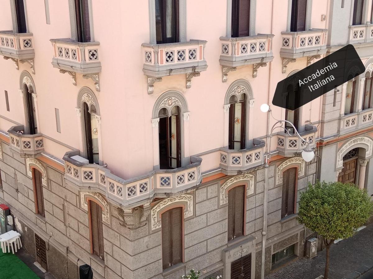 In Via Roma Bed & Breakfast ซาแลร์โน ภายนอก รูปภาพ