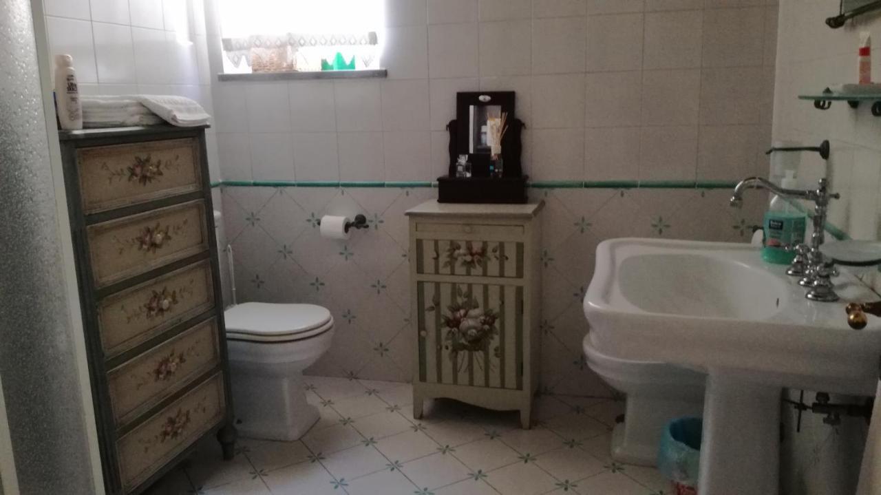 In Via Roma Bed & Breakfast ซาแลร์โน ภายนอก รูปภาพ